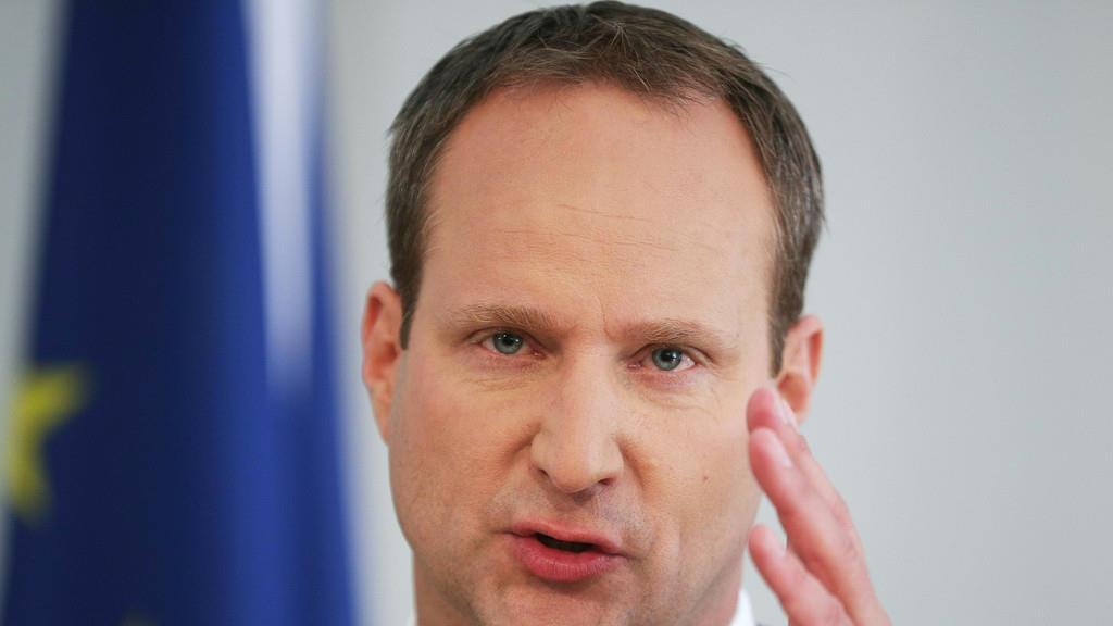 NEOS-Chef Strolz tritt ab