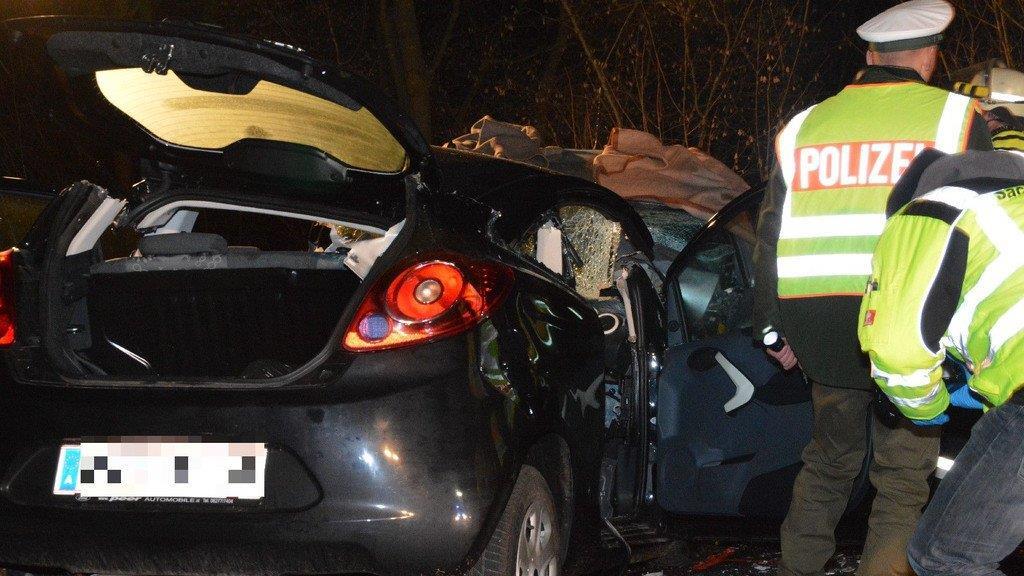 Tödlicher Crash auf B20