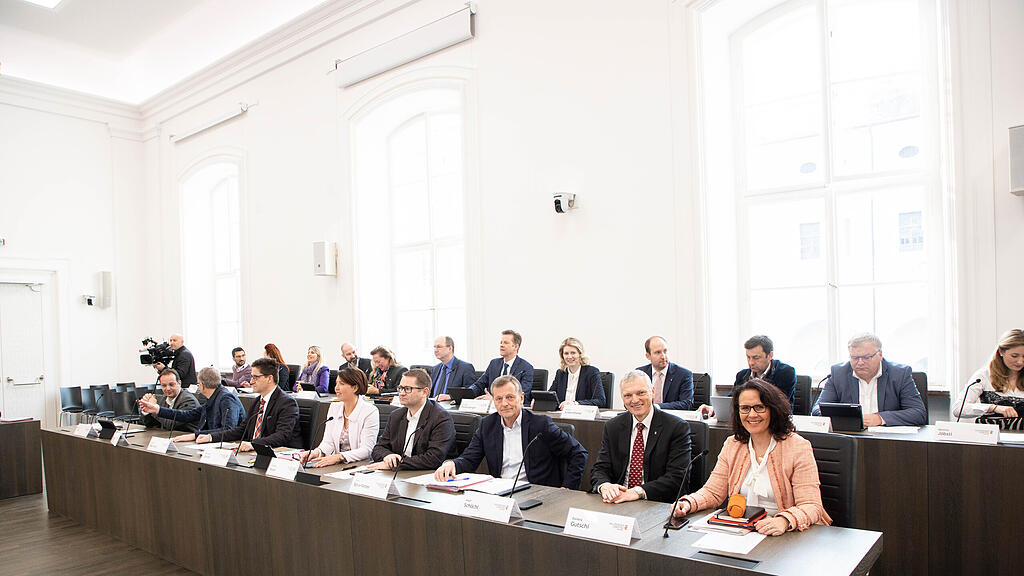 003_Landtag_neuer_Saal_200219.jpg