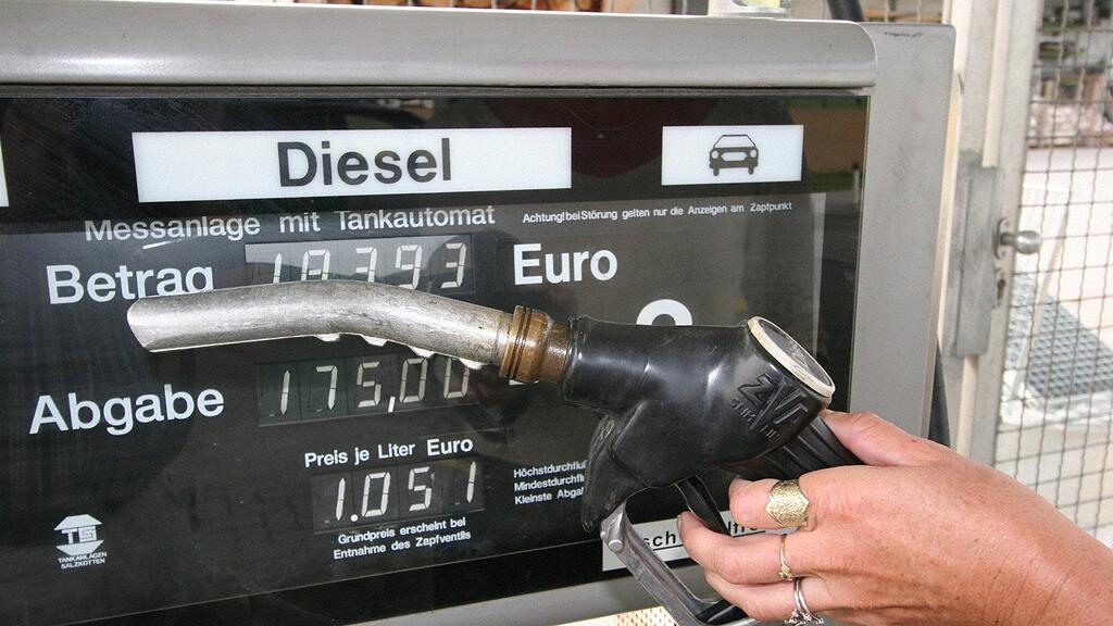 Gerade in den Nachbarländern ist der Sprit oft empfindlich teurer.