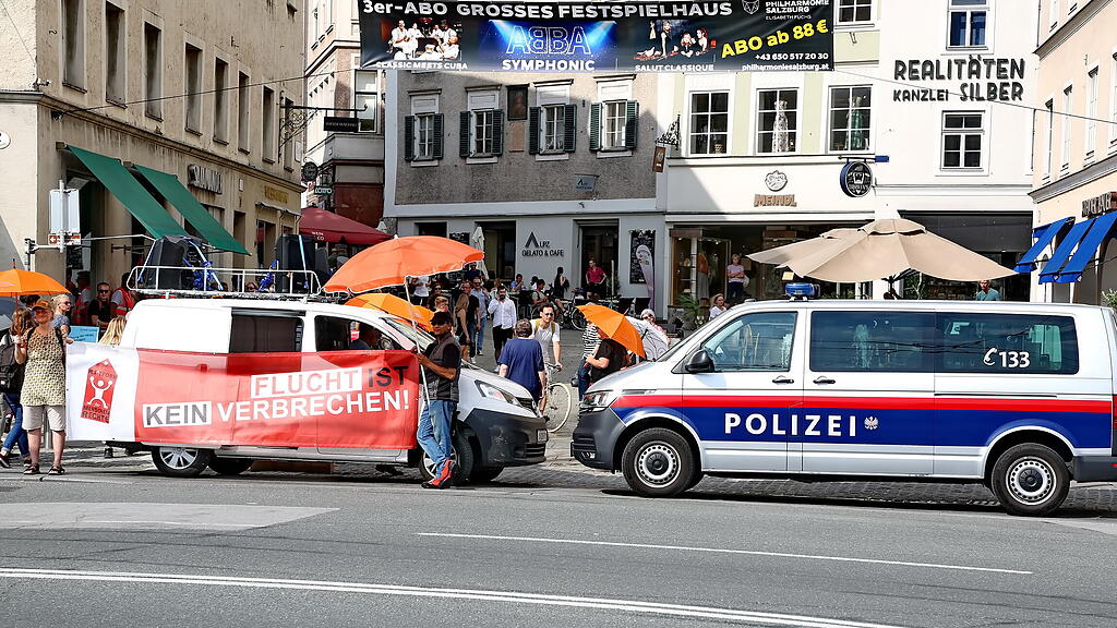 Umbrella March 2022 Salzburg