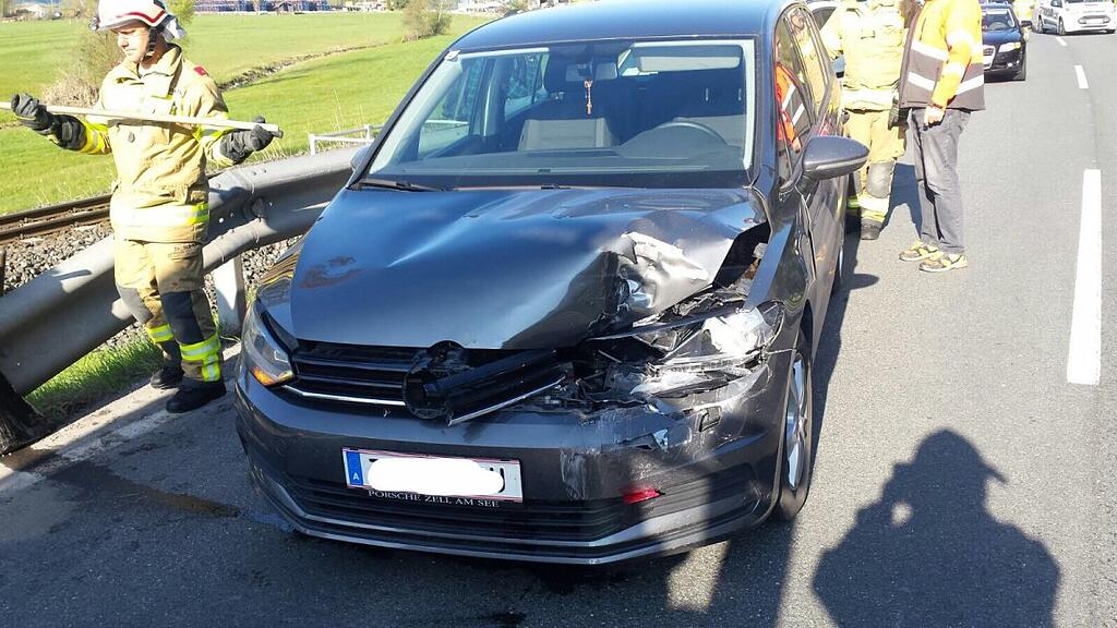 An den Autos entstand großer Schaden.