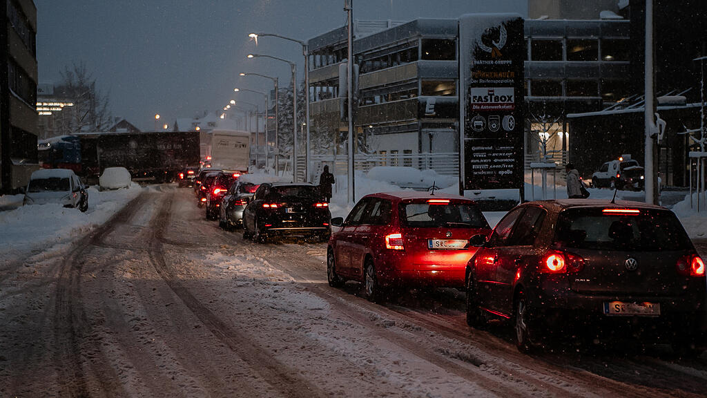 Verschneites Salzburg in den Morgenstunden