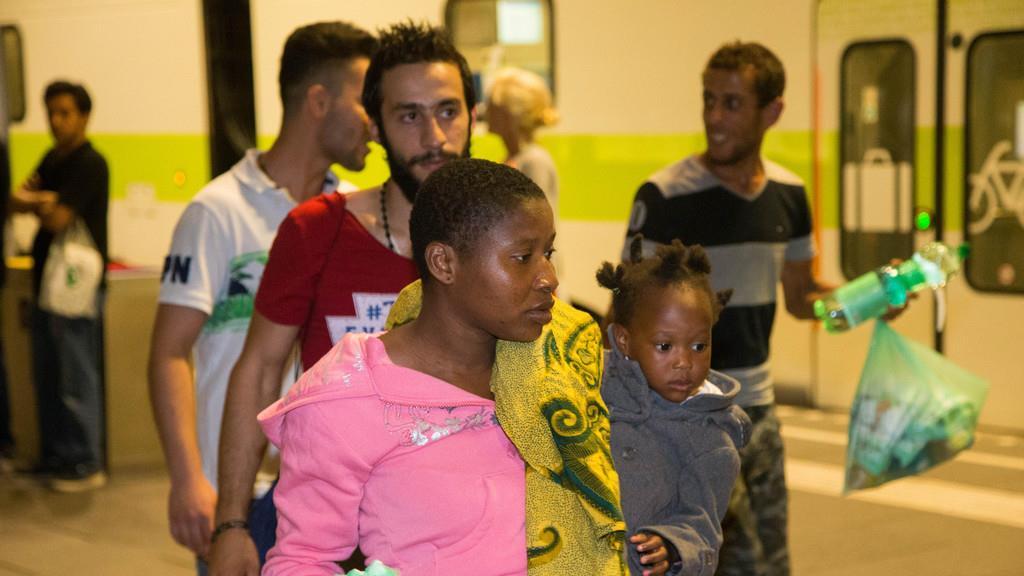 Bis zu 2.000 Flüchtlinge am Salzburger Hauptbahnhof