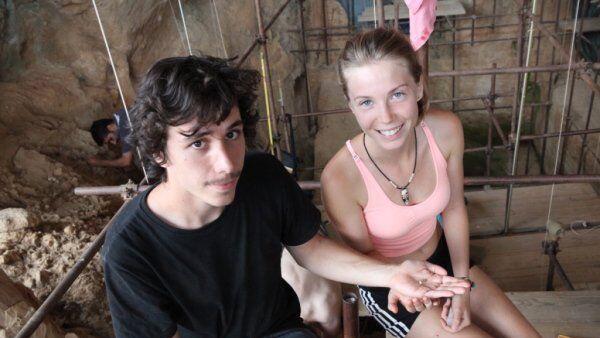 Camille Jacquey und Freund Valentin mit ihrem Fund