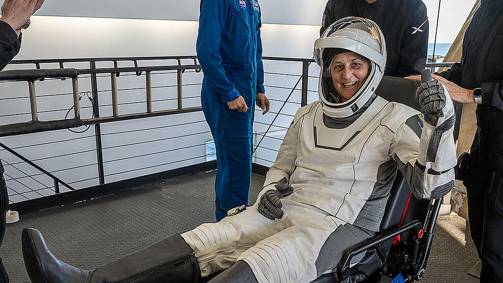 Suni Williams wieder glücklich auf der Erde