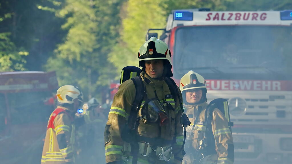 Feuerwehr\u00fcbung in Guggenthal II