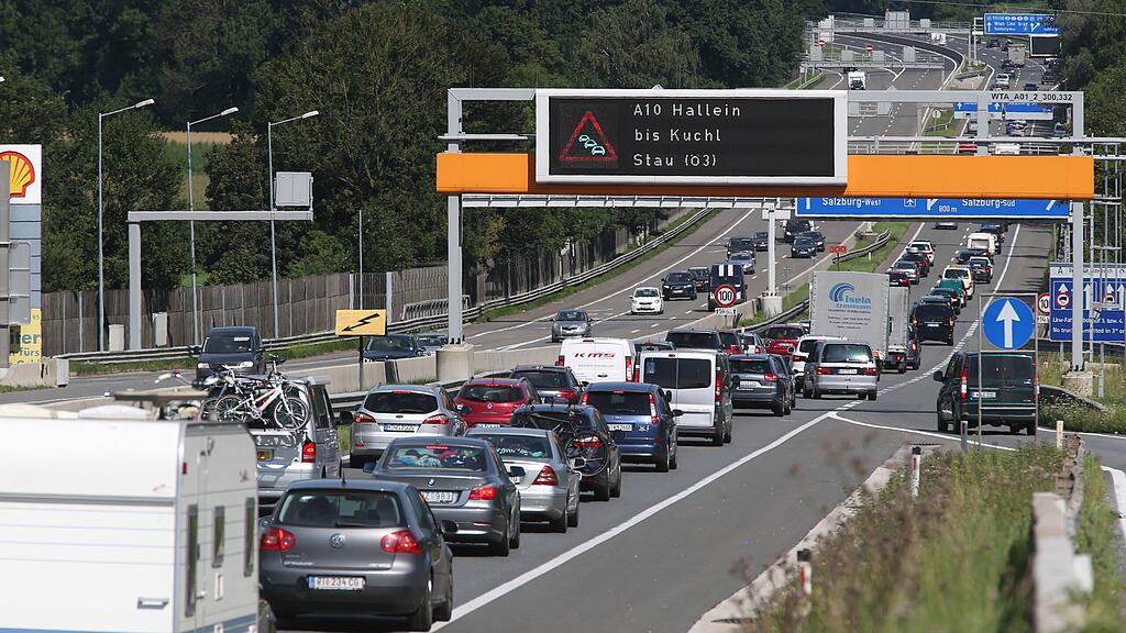 Autofahrer brauchen auf den Straßen viel Geduld.