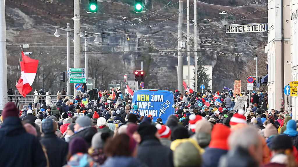 Corona-Demo in der Stadt Salzburg