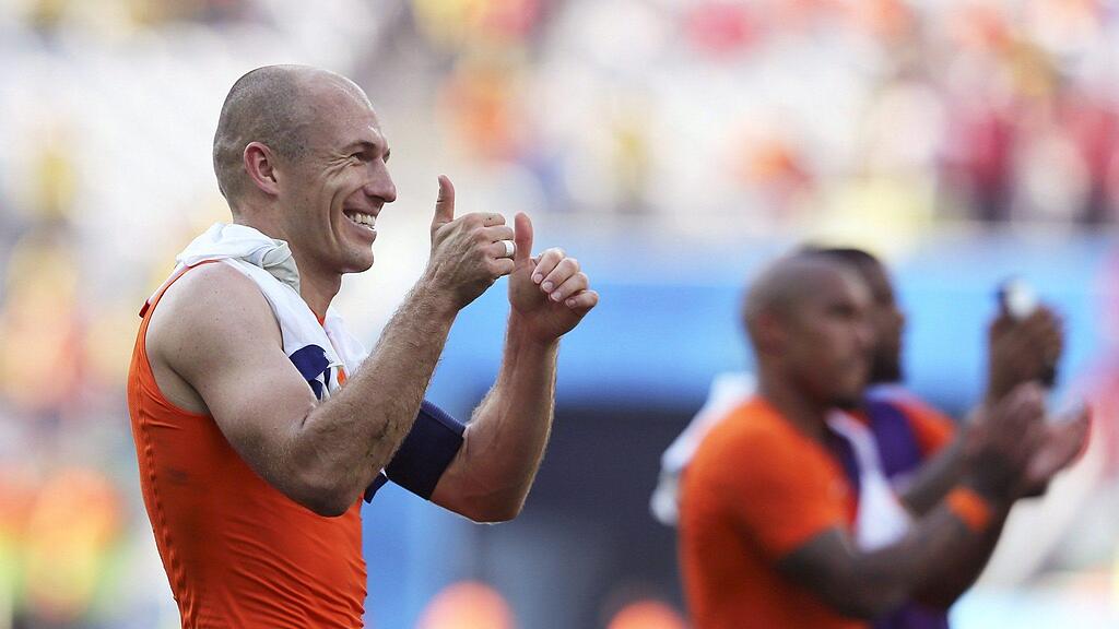 Hoch ins All geht's, wenn die Holländer um Arjen Robben die Fußball-WM gewinnen sollten.