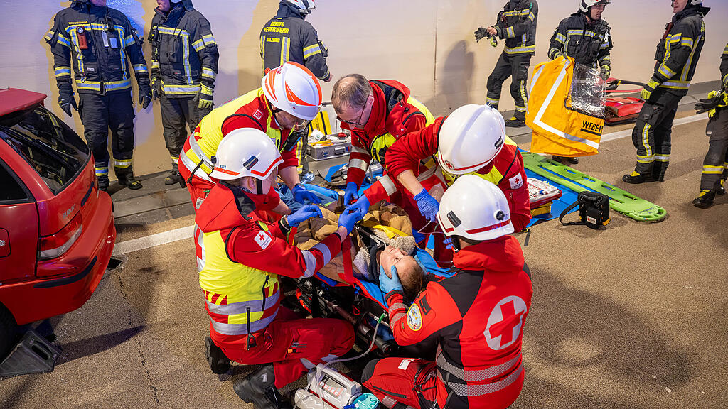 Große Einsatzübung im Lieferinger-Tunnel