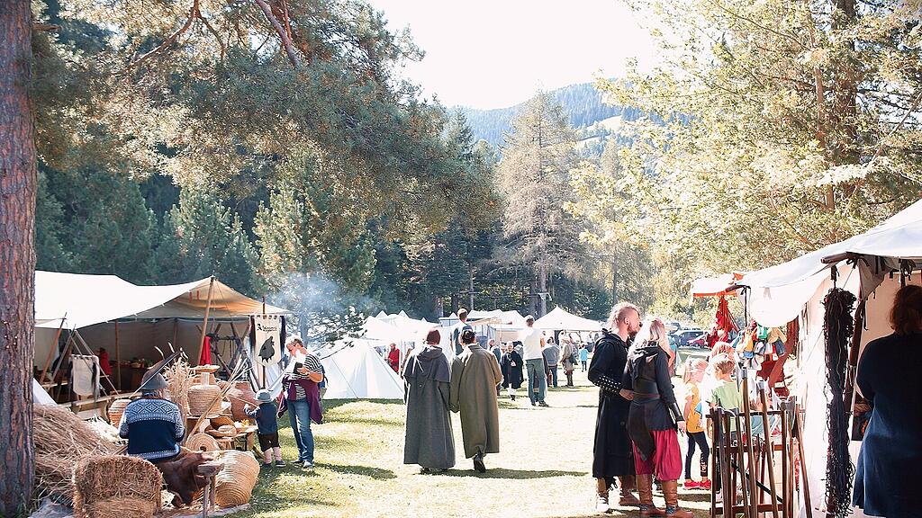 Mittelalterfest auf Burg Finstergr\u00fcn