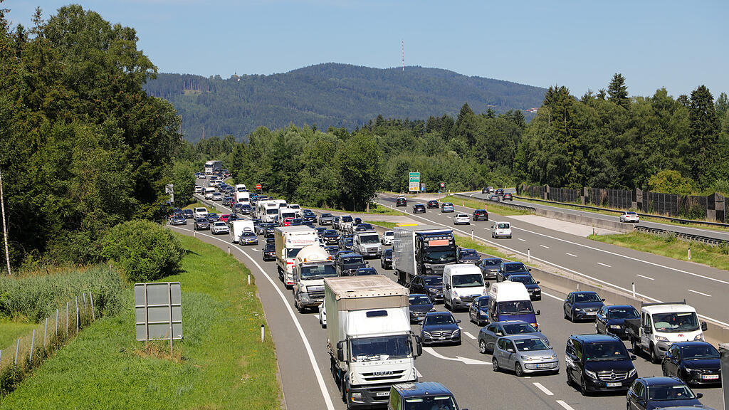 stau a1 a10 reiseverkehr