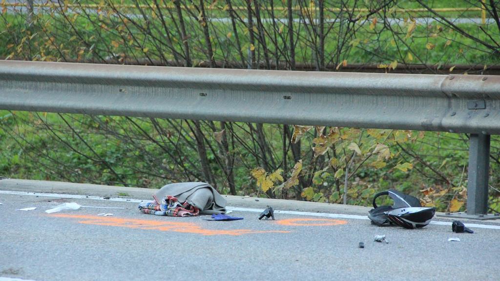 Bilder vom Unfallort auf der B20