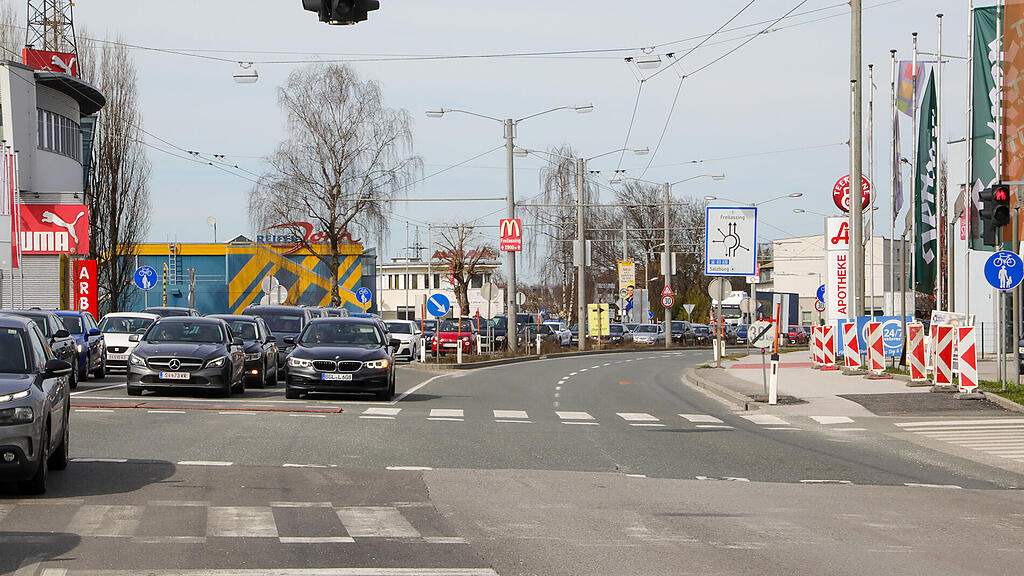 Stau, Münchner Bundesstraße, B155