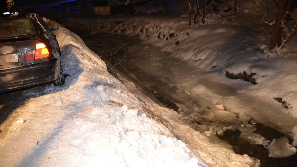 Pkw kracht in Schwarzach in Bach
