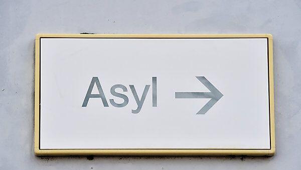 Zahl der Asylanträge ging zurück