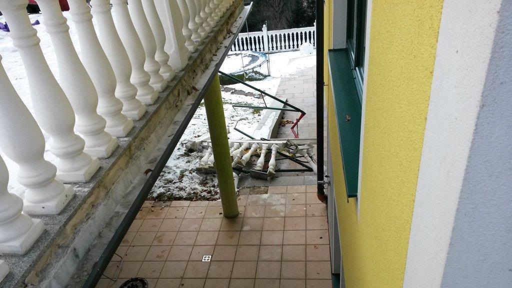 Pkw stürzt in Werfen ab
