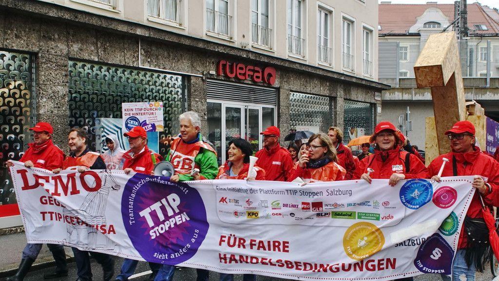Demo gegen TTIP und CETA in Salzburg I