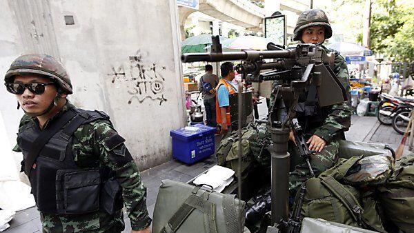 Militärpatrouille in Bangkok
