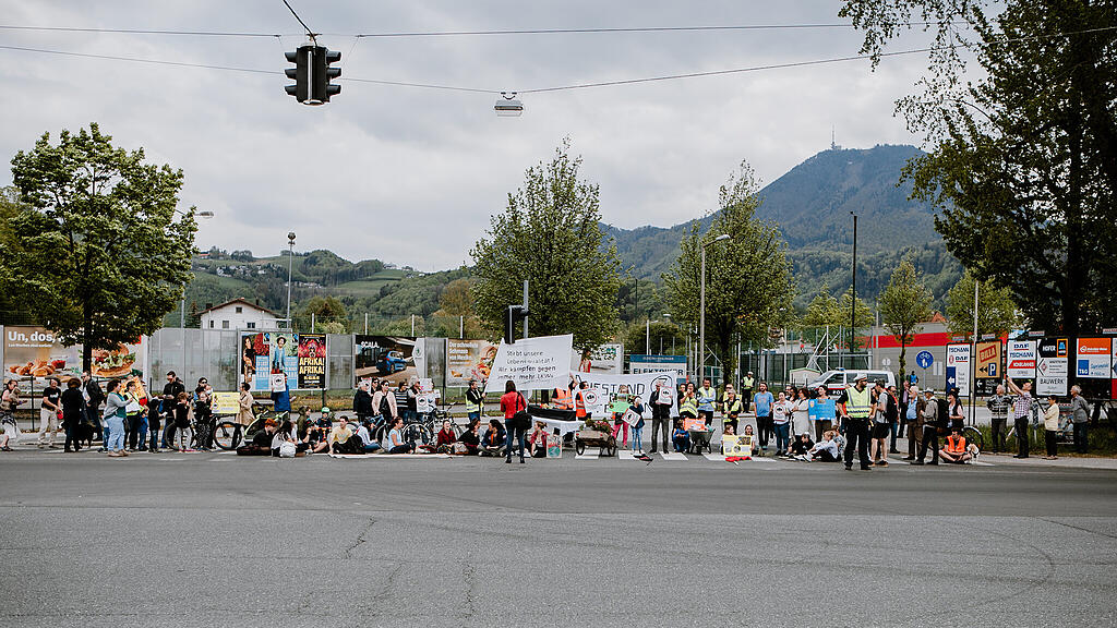 Demo - B\u00fcrgerinitiative f\u00fcr ein lebenswertes Schallmoos