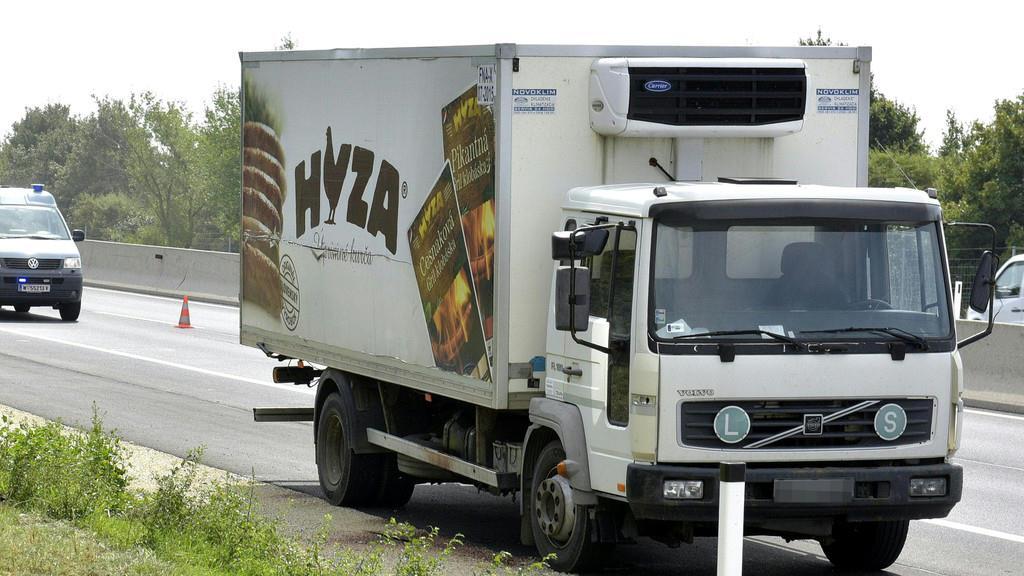Leichen in Schlepperfahrzeug auf A4