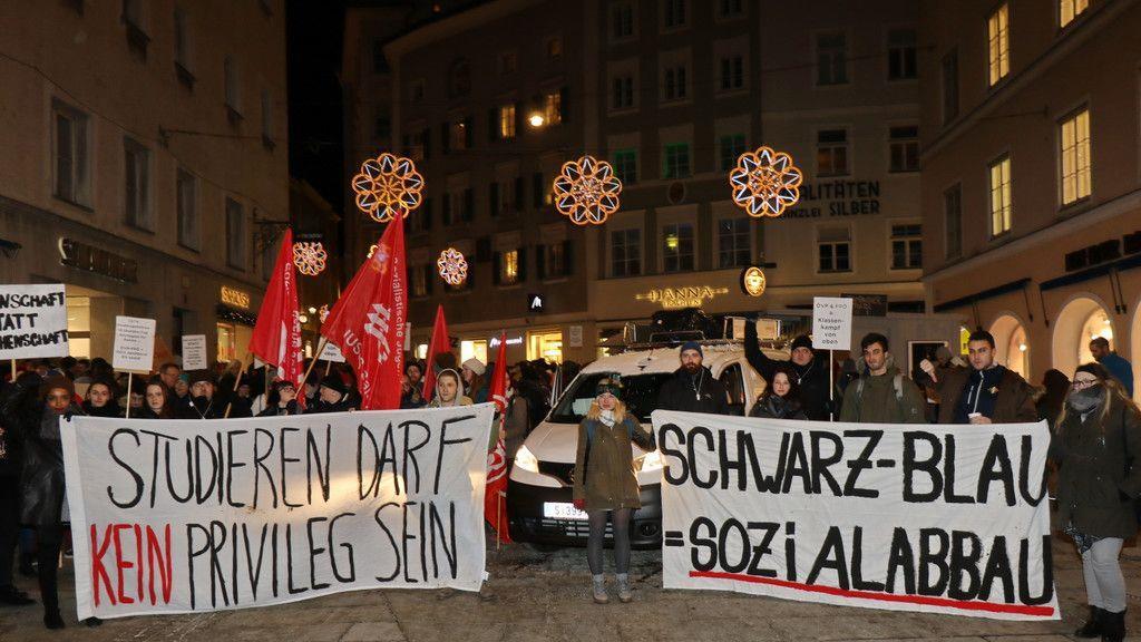 Demo gegen Regierung in Salzburg