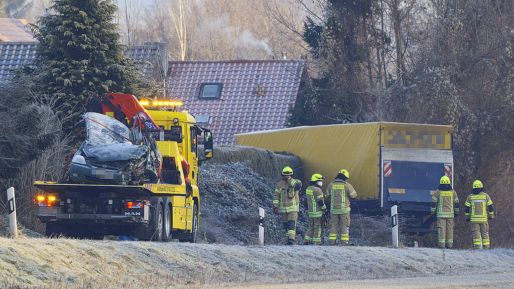 Pkw contra Lkw auf B20