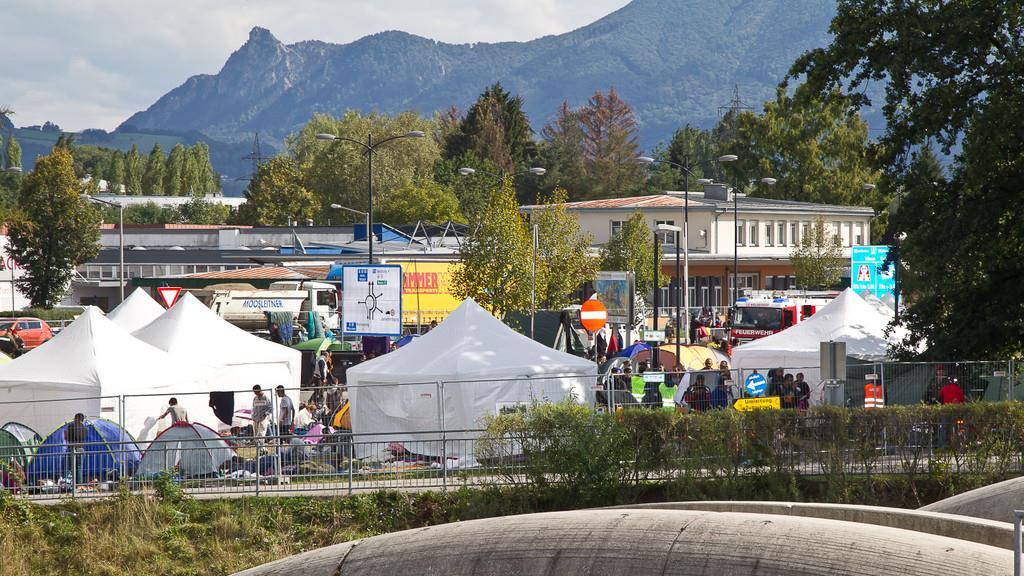 Flüchtlinge und Verkehrslage am Dienstag an der Grenze