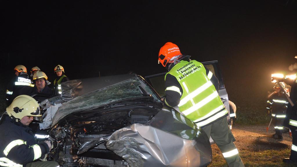 Alkolenker bei Unfall in St. Florian schwer verletzt
