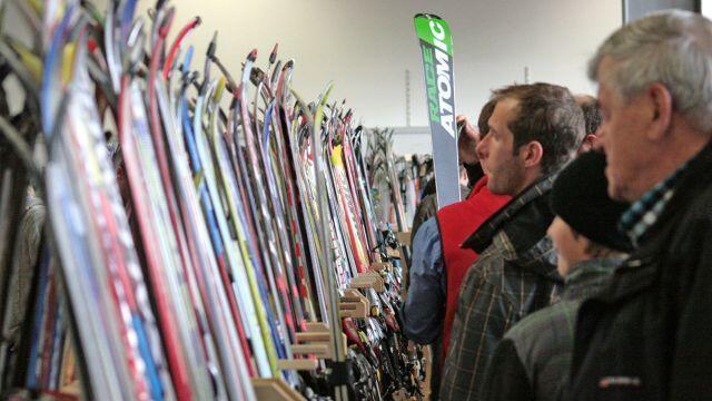 Seit 2005 brachten tausende Salzburger über 100.000 Wintersportartikel zu den Börsen.