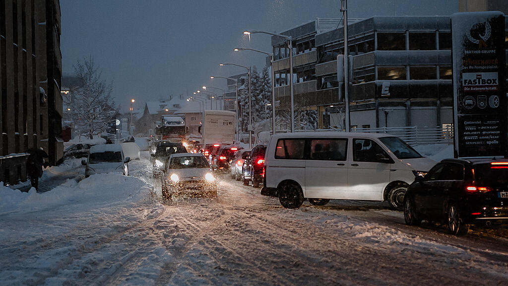 Verschneites Salzburg in den Morgenstunden