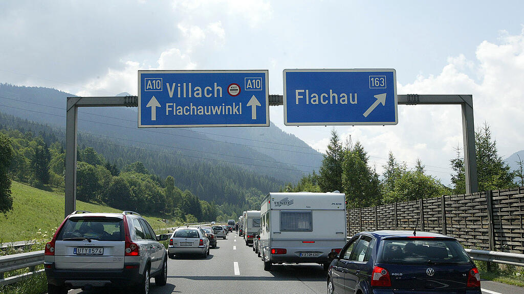In Fahrtrichtung Süden staut es gewaltig.