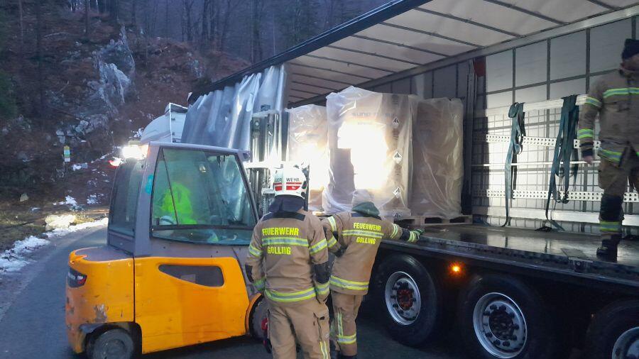 Lkw-Bergung FF Golling