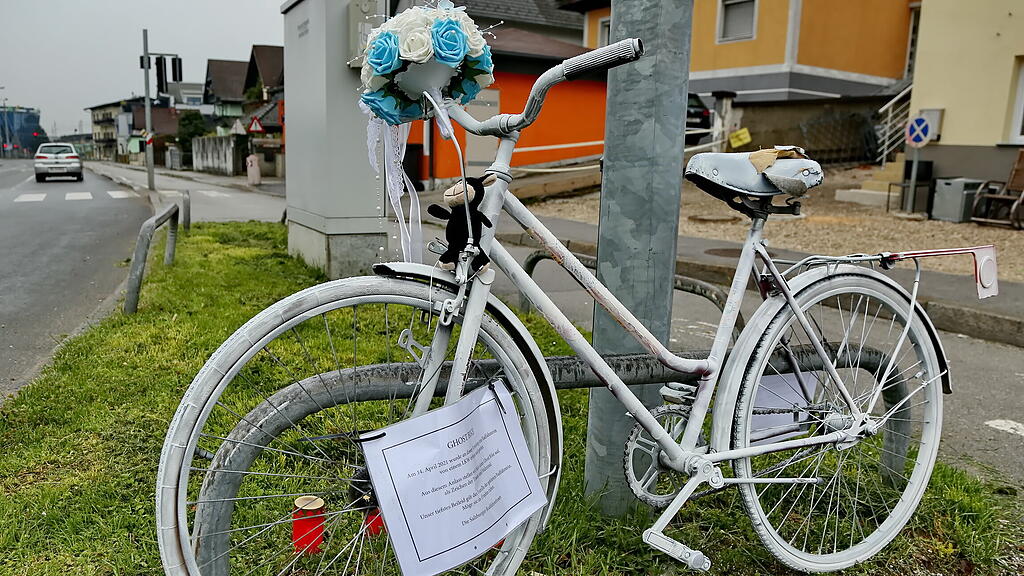 "Ghost Bike" in Salzburg: Gedenken an getötete Radfahrerin