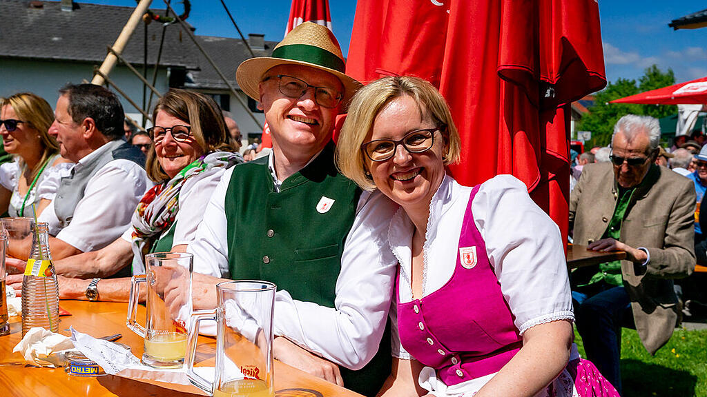 Maibaumaufstellen in Viehhausen