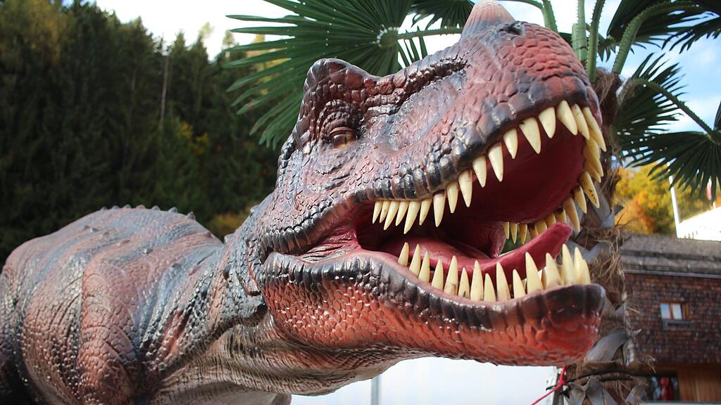 "Big King Dinosaurier of Animatronic" in Bischofshofen