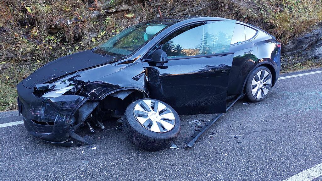 Mehrere Verletzte bei Pkw-Crash in Ramingstein