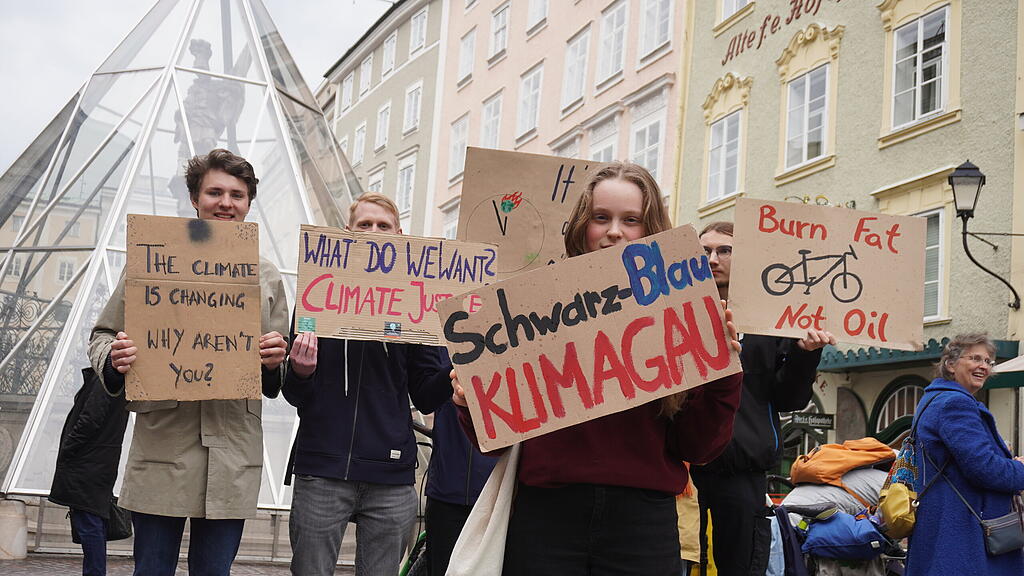 Mahnwache von Fridays for Future in Salzburg