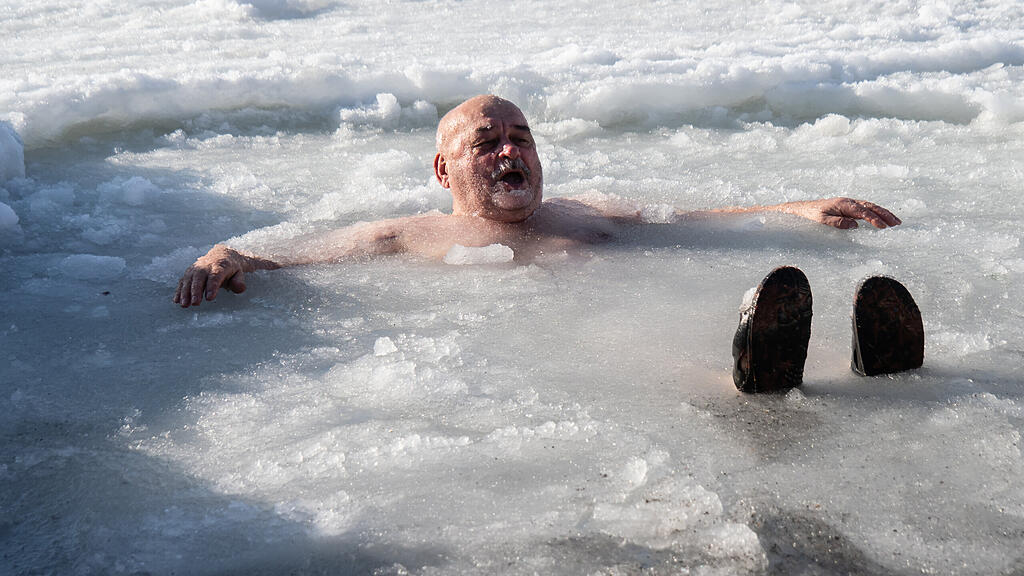 Eisbad in Russland