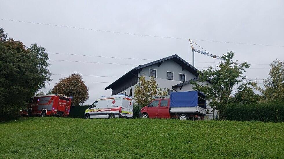 Baukran in Hochspannungsleitung: Feuerwehr in Henndorf gefordert