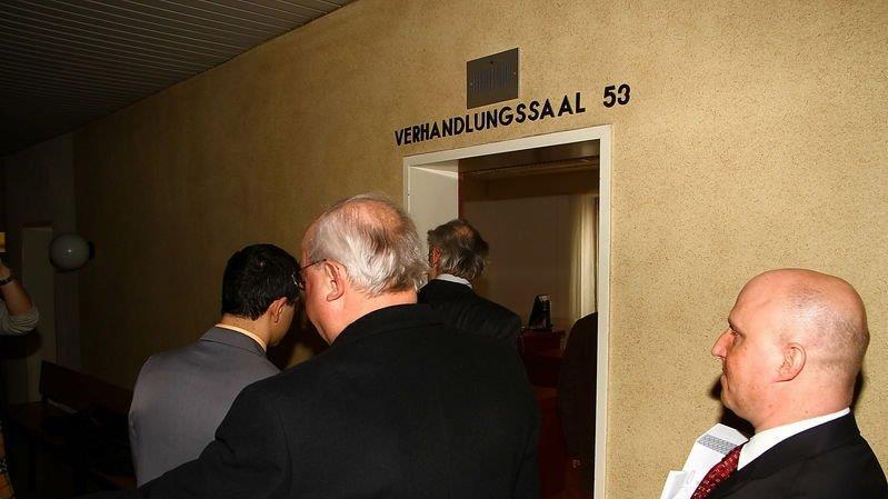 Klage gegen Stronach-Partei