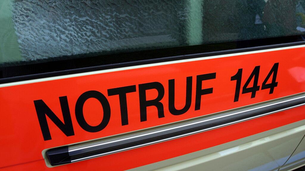Die Frau wurde im Becken- und Oberschenkelbereich verletzt.