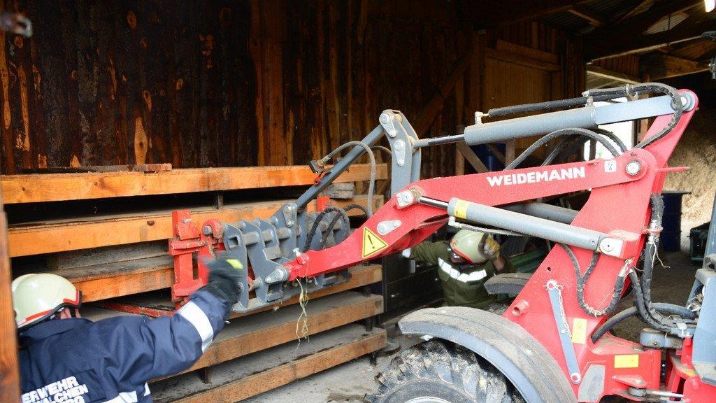 Holzschuppen in Brand