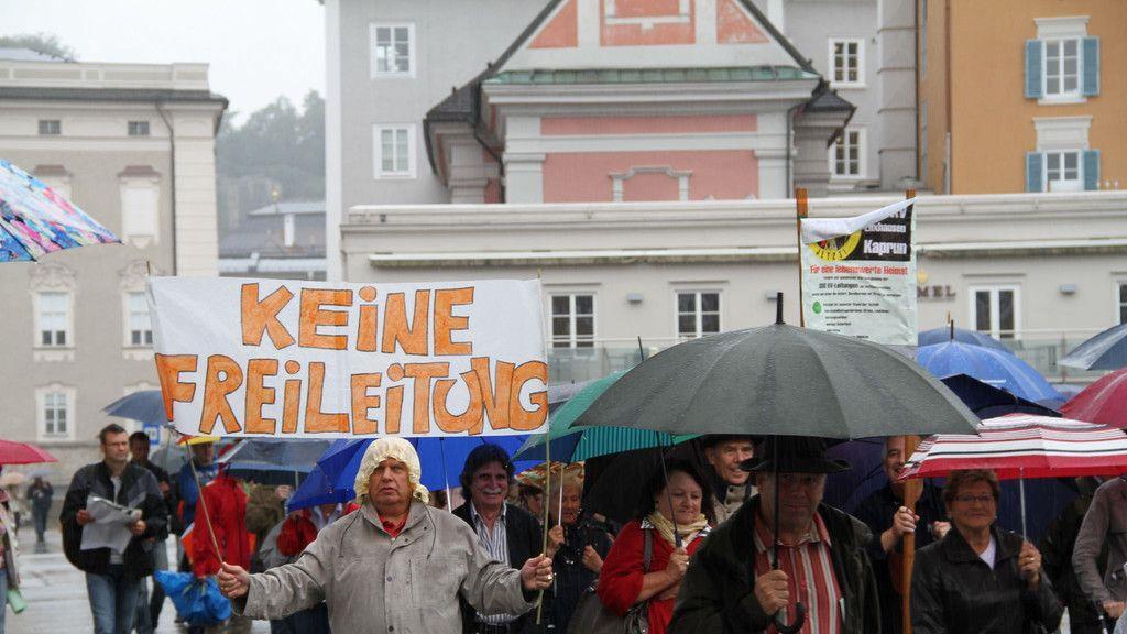 Demonstration 380 kv Mozartplatz
