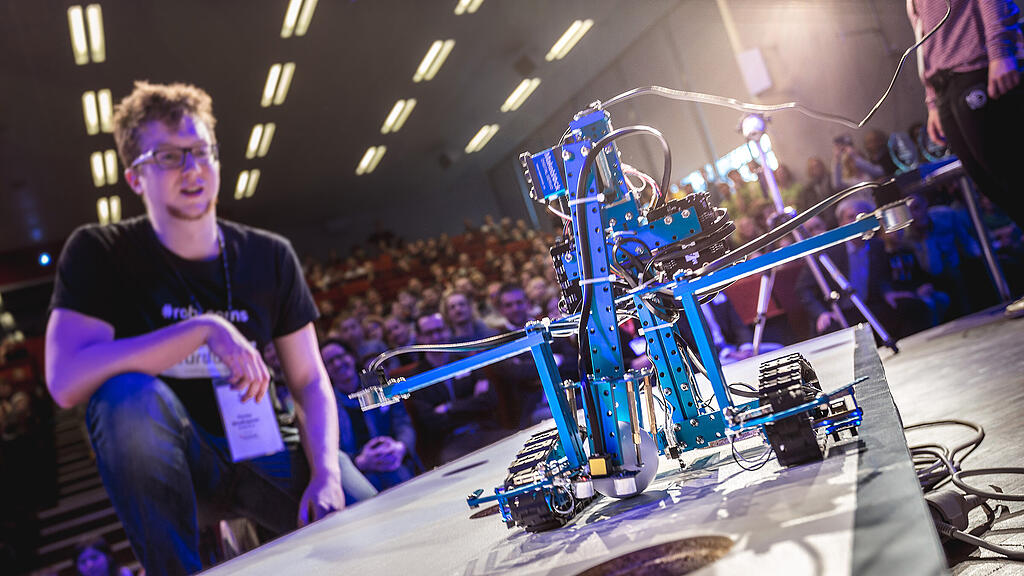Kreative Ideen, technisches Geschick und ein Quäntchen Glück waren beim Robothon-Wettbewerb gefragt.