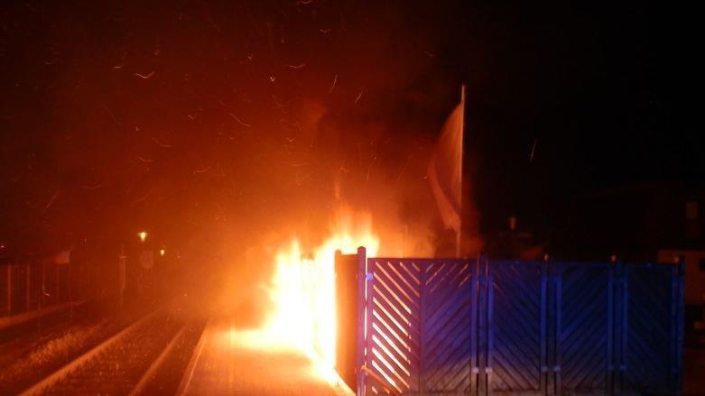 Müllcontainer in Brand
