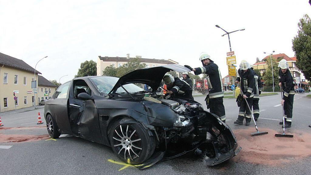 Die Polizei ermittelt derzeit den Unfallverursacher.