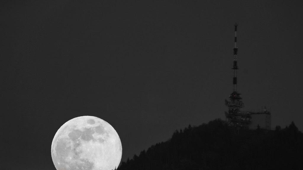 Vollmond über Salzburg