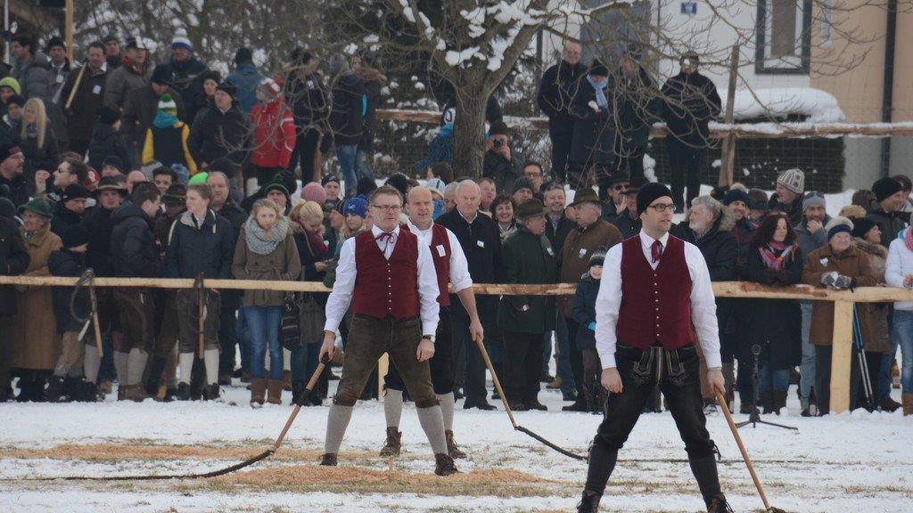 Gemeindeschnalzen in Wals-Siezenheim